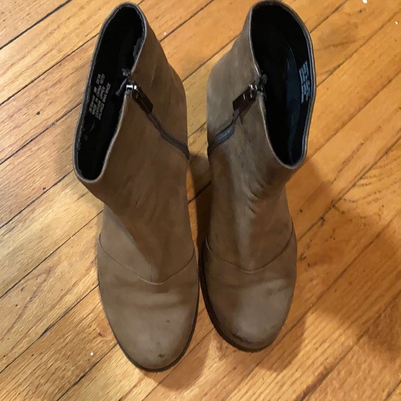 Clarks Shoes - Clarks